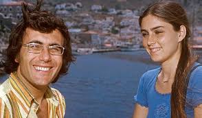 Loredana lecciso (born 26 august 1972) is a star of italian television. Botta E Risposta Social Tra Loredana Lecciso Al Bano E Romina 24hlive It