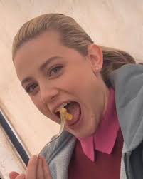 Lili (@lili.maxwell_) • Instagram photos and videos