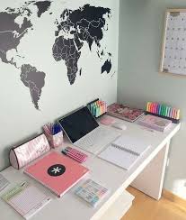 Duvar Havali Odalar Yatak Odasi Calisma Masasi Dekorasyon Fikirleri