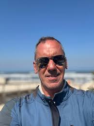 Buonasera. Qualcuno sa indicarmi un tappezziere per selle? Devo, però,  anche modificare la seduta quindi che non sia solo per rivestimento. Tipo  SR Sellerie.....per intenderci