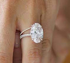 Blake Lively S Amazing Ring I Want I Want 2 Mill Whateva Blake Lively Engagement Ring Celebrity Engagement Rings Oval Diamond Engagement Ring
