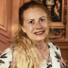 Sue Walling's Instagram, Twitter & Facebook