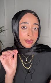 مقارنه بين اكتر ماسكرا بحبها و...