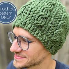 Gemütliche Mütze mit Zopfmuster