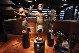 Some fine african art for sale from david norden's collection in belgium. Art Of The Steal European Museums Wrestle With Returning African Art Csmonitor Com