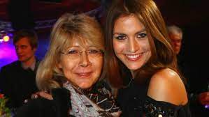 Ihre große liebe stirbt bei einem unfall fiona erdmann „krank, kraftlos, niemand zum. Fiona Erdmann Aktuelle News Bilder Promipool De