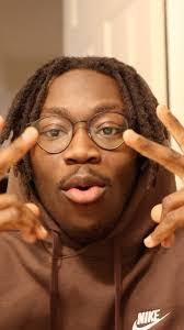 Aaron Kyei's Instagram, Twitter & Facebook