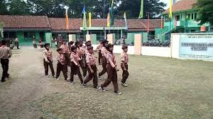 Sekolah ramah anak hadir sebagai wadah pemenuhan hak anak atas pendidikan, dimana sekolah dijadikan tempat yang nyaman dan menyenangkan bagi anak. Yel Yel Anak Sd Yang Unik Lucu Dan Keren Banget Penggalang Sd Youtube