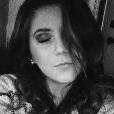 Sara Hilliard's Instagram, Twitter & Facebook