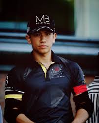 Manakah tidak, putera kepada sultan brunei iaitu sultan hassanal bolkiah ini bukan sahaja kacak bergaya malahan berbadan sasa dan gemar bersukan. Gambar No Wonder Ini Dia Putera Impian Jadi Dambaan Para Gadis Semasa Media Hiburan