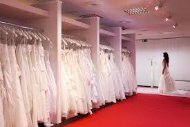 Maybe you would like to learn more about one of these? Fotos Bei Der Brautkleid Anprobe Machen Erlaubt Oder Nicht