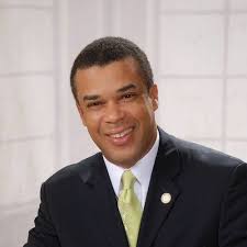 Steven Benoit's Instagram, Twitter & Facebook