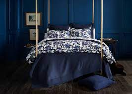 A cura di mariangela insana. Una Parete Blu In Camera Da Letto