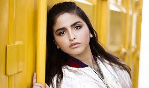 الفنانة المصرية مي سليم بطلة مسلسل لحم الغزال ظهرت بالحجاب الأسود وبدون مكياج وبدت مختلفة عن أدوارها التمثيلية من قبل. Ø´Ø§Ù‡Ø¯ÙŠ Ø¨Ø§Ù„ÙÙŠØ¯ÙŠÙˆ Ø±Ø¯ Ù‚Ø§Ø³ÙŠ Ù…Ù† ÙˆØ§Ù„Ø¯Ø© Ø­Ù„Ø§ Ø§Ù„ØªØ±Ùƒ Ù„Ù…Ù† Ø§Ù†ØªÙ‚Ø¯Ù‡Ø§ Ù„Ø®Ù„Ø¹ Ø§Ù„Ø­Ø¬Ø§Ø¨ Ù†ÙˆØ§Ø¹Ù…