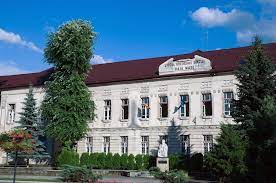 Colegii, licee, scoli de arte si meserii, licee particulare importante: Baia Mare Colegiul National Gheorghe Sincai Baia Mare By Servicii Nunti Ro Mapio Net