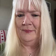 What small crochet projects can I make as gifts?