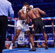 'DUBOIS HIT JOSHUA WITH LOW BLOW!' - Eddie Hearn on AJ RESOLVE