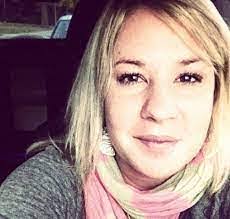 Regina Redwood's Instagram, Twitter & Facebook