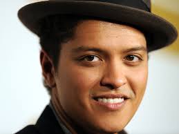 Bruno Mars dlt Singer and
