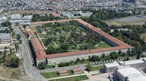 Yıldız teknik üniversitesi öğrencileri, tüm bu nedenlerden ötürü millet bahçesi projesinin üniversitenin dokusuna uymadığını, kampüs yaşamının bu projeden zarar göreceğini ifade ediyor. Davutpasa Kampusu Millet Bahcesi Oluyor Haberler Son Dakika