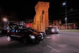 Multe e chiusure ieri notte per violazione del coprifuoco, in vigore dalle 22 alle 5 come previsto dalla normativa anti coronavirus. Coprifuoco A Bologna Si Attarda Dalla Fidanzata Oltre L Orario C E Il Primo Multato Corrieredibologna It