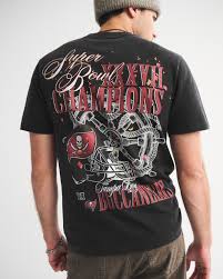 Tampa Bay Buccaneers Collection | Abercrombie & Fitch
