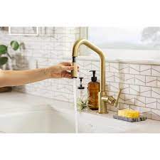 As a leading manufacturer of kitchen and bathroom fixtures, you'll always have the peace of mind that comes with brizo products. Brizo 63063lf Gl Luxe Gold Litze Single Handle Angled Spout Pull Down Kitchen Faucet With Knurled Handle Limited Lifetime Warranty Faucet Com