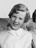 לדנמרק לא הייתה מסורת שאפשרה לנשים לשלוט ולכן כשבנה אולף השני נפטר בשנת 1387 היא נקראה הגבירה הכול יכולה של ממלכת דנמרק. Margrethe Ii Wikimedia Commons