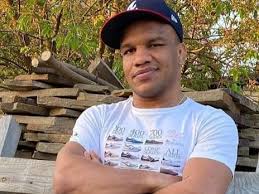 Жан завжди з особливою теплотою згадує про. Perebolevshij Covid 19 Belenyuk Chtoby Mama Ne Zarazilas My Razgranichili Prostranstvo Bulvar Shoubiz