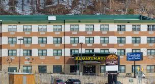 The hallways and rooms were not vacuumed/swept. Travelodge Inn Suites By Wyndham Deadwood Deadwood Sd 2021 Reviews Pictures Deals