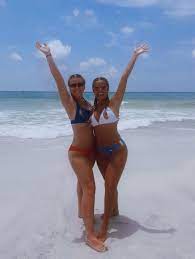 Savage (song) dance was notably taken up by popular tiktok users charli d'amelio and addison rae. Addison Rae Rare Photo With Friends Rare Photos Stylish Girl Pic Addison