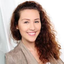 Zuvor arbeitete die hamburgerin als redakteurin und moderatorin für den nachrichtensender welt. Lena Kesting Sport Moderatorin Im Morgenmagazin Zweites Deutsches Fernsehen Zdf Xing