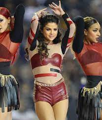A collection of celebrity camel toe from elle macpherson, victoria justice, helen hunt, kelly brook, abi titmus, lil kim, christina aguilera, whitney eve port, rachel bilson, adriana lima, julianne moore, sophie monk, kelis, olivia wilde, kim kardashian, britney spears and more. 35 Celebrities With Camel Toe Ftw Gallery