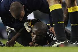 Bolton's fabrice muamba collapsed in a match against tottenham and things are looking grim for the midfielder. Muamba Collapsed At White Hart Lane Following Suspected Heart Attack 7m Sport