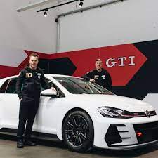 Mark is absolutely one of the best agents we work with. Max Kruse Racing Autounfall Des Werder Bremen Spielers Grund Fur Rennstall Grundung News