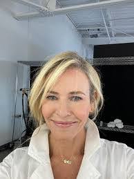 Michelle Kostich's Instagram, Twitter & Facebook