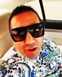 Ne yaptınız lan bu güne kadar ....Beni eleştiremesin haddini bileceksin ..