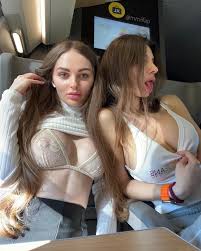 VicaTS Victoria Gar Trans 19 - ColorMusic