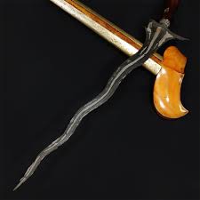 Keris megantoro majapahit luk 7. Keris Sepuh Carubuk Luk 7 Pamor Janur Sinerbit Tangguh Majapahit Asli Shopee Indonesia