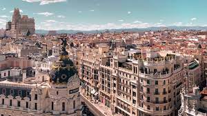 The nerve centre of spain, both physically and culturally, madrid is what madrid lacks in beaches and coasts it makes up for in art galleries, large open lush gardens, streets lined with. Nun Wird Madrid Doch Abgeriegelt Telepolis