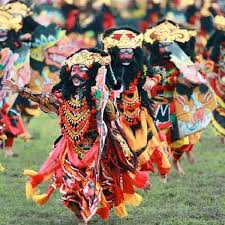 Untuk meniru gerak langkah bala tentera saidina ali maka lahirlah tarian kuda kepang. Kuda Lumping Gaya Banyuwangi Historia