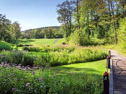 We have a comprehensive list of over 5,000 courses nationwide to choose from. Golf Club At Fairmont Le Chateau Montebello Fairmont Le Chateau Montebello Fairmont Luxury Hotels Resorts