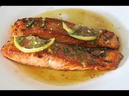 Recette 118 Un Saumon Tendre Au Beurre Et Au Citron En 5 Minutes Lemon Butter Salmon Youtube Recettes De Cuisine Recette Saumon Recette