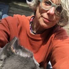 Leslie Regan's Instagram, Twitter & Facebook