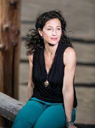 Her birthday, what she did before fame, her family life, fun trivia facts her father vali mayer was a jazz musician. Tatort Kommissarin Delia Mayer Alias Liz Ritschard Macht Tai Chi Express De