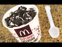 Aprende Con Este Video A Como Hacer Helado Mcflurry Hecho En Casa Muy Facil Con Oreo M M S Kitkat Noc Recetas Faciles Postres Helados Caseros Batido De Oreo