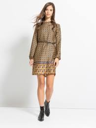 Le passerelle londinesi si tingono prevalentemente di nuance avvolgenti come: Motivi Autunno Inverno 2016 2017 Collezione Abbigliamento Moda Con Stile Online