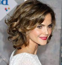 Medium Hairstyles For Thick Hair Wedding Tagli Capelli Spettinati Tagli Di Capelli Impilati Tagli Di Capelli