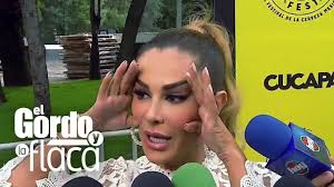 Ninel herrera conde is a mexican singer, actress and television host known for her performances in rebelde, fuego en la sangre, mar de amor and porque el amor manda. La Inesperada Reaccion De Ninel Conde Al Preguntarle Cuantos Anos Acaba De Cumplir Gyf Youtube