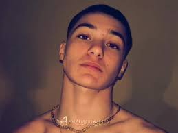 Jaden Walton's Buzzcut: A Style Request from Fans